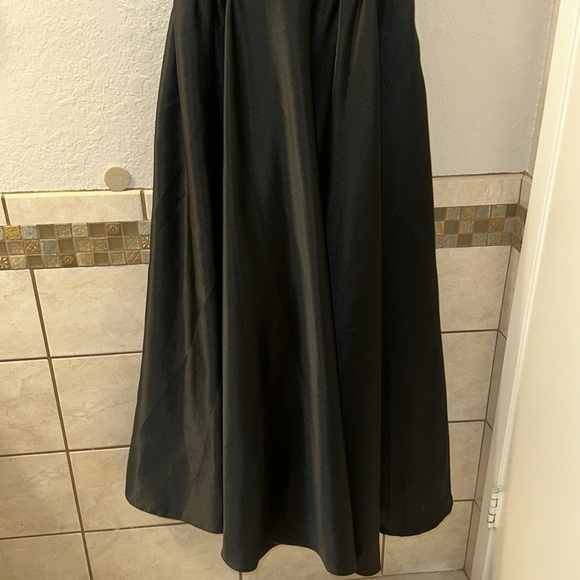 JS Collections Black Satin Dress - Picture 3 of 8
